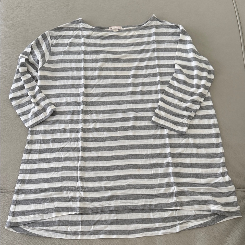 GAP Women's Long Sleeve Gray and White Striped Tee
